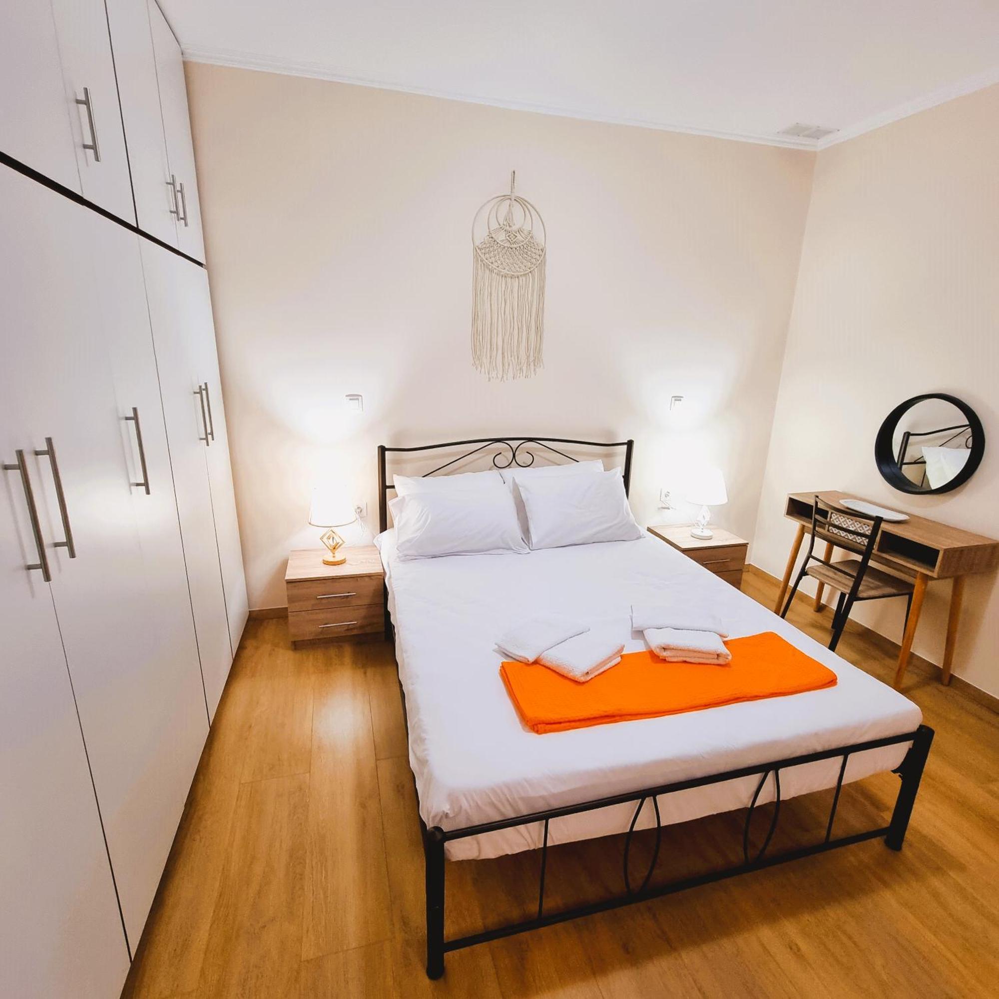 Estrella Apartment Спарти Екстериор снимка